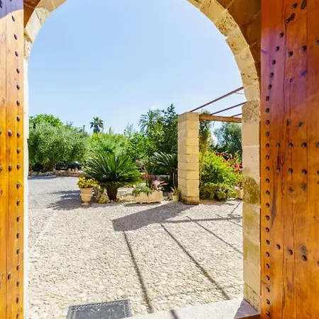 Sleeps 6 Pool Air Con Wifi Pollença