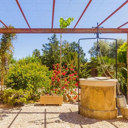 Sleeps 6 Pool Air Con Wifi