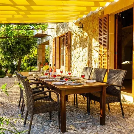 Sleeps 6 Pool Air Con Wifi